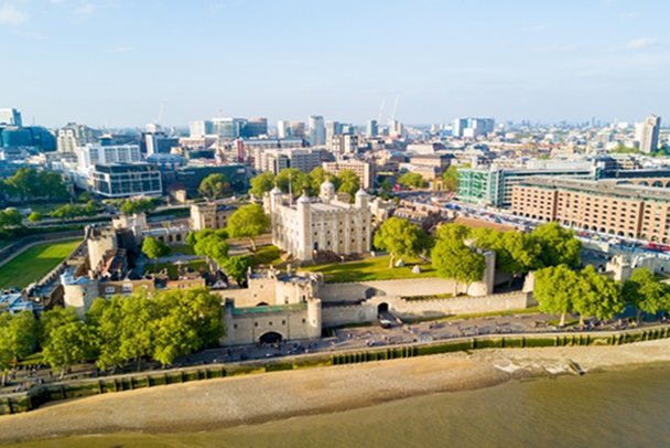 Residential street scene in Berkshire